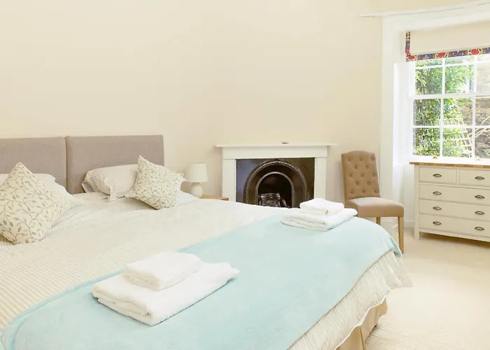 Gorgeous Central Edinburgh 3-Bedroom Apartment