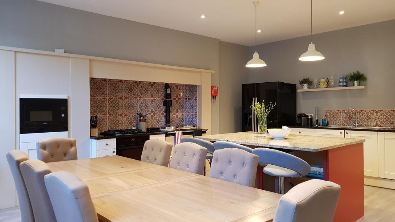 Gorgeous 3-bedroom Эдинбург